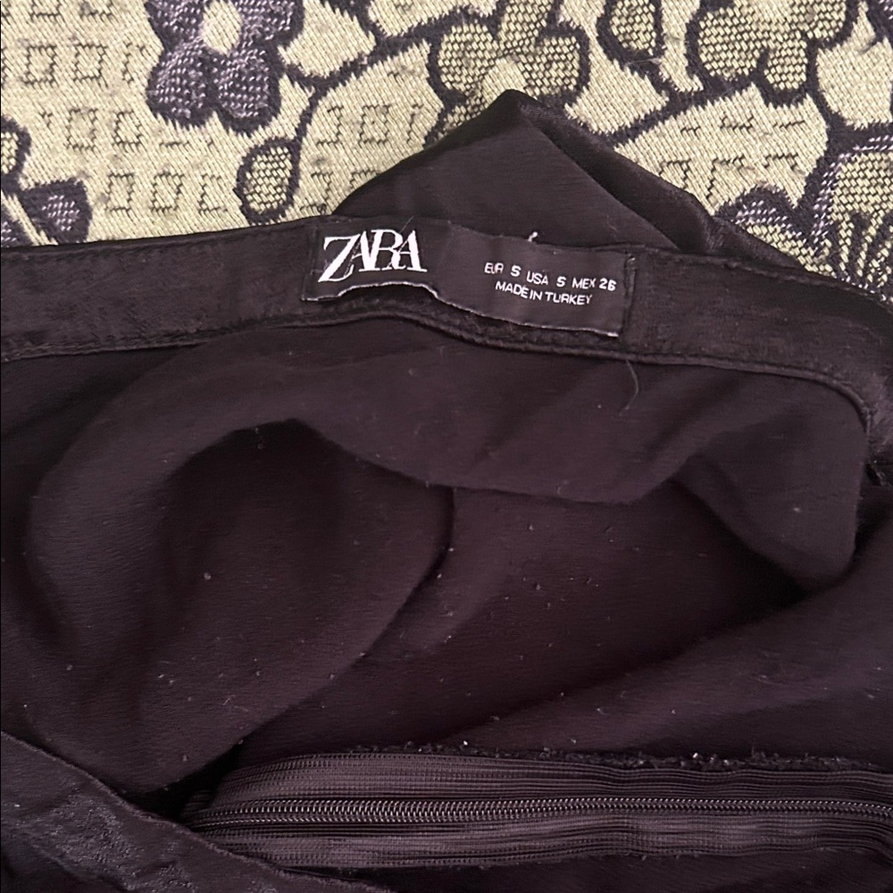 Zara Black A-Line Skirt - Picture 3 of 3